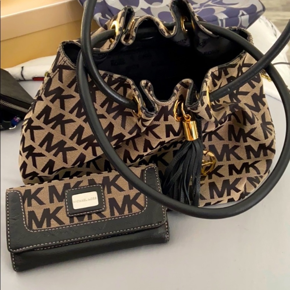 Michael Kors Black/Beige Canvas&Leather bag&wallet